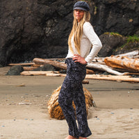 The Intertidal Zone Sweater in Organic Cotton - Blue sold out